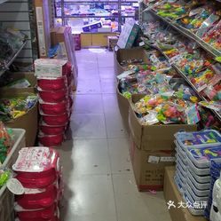 西市場(chǎng)小商品批發(fā)市場(chǎng)